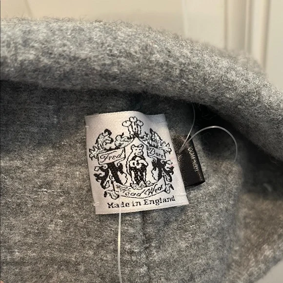 NWT Vintage Fred Bare Gray and Red Star Appliqué Wool Winter Beanie Hat England Red Star Beanie – Working Class History | Shop main image 3